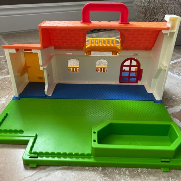 RARE Vintage 1989 Disney Mickey Town Toy Play House With Toy Furniture - Picture 11 of 11